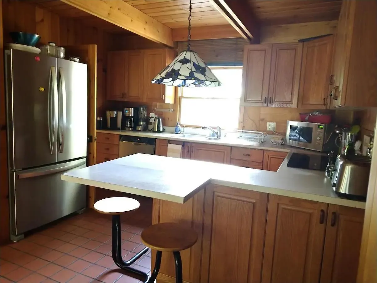 Lakefront Chalet In 몬트리올