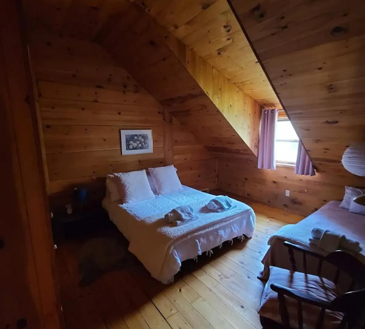 Lakefront Chalet In 몬트리올