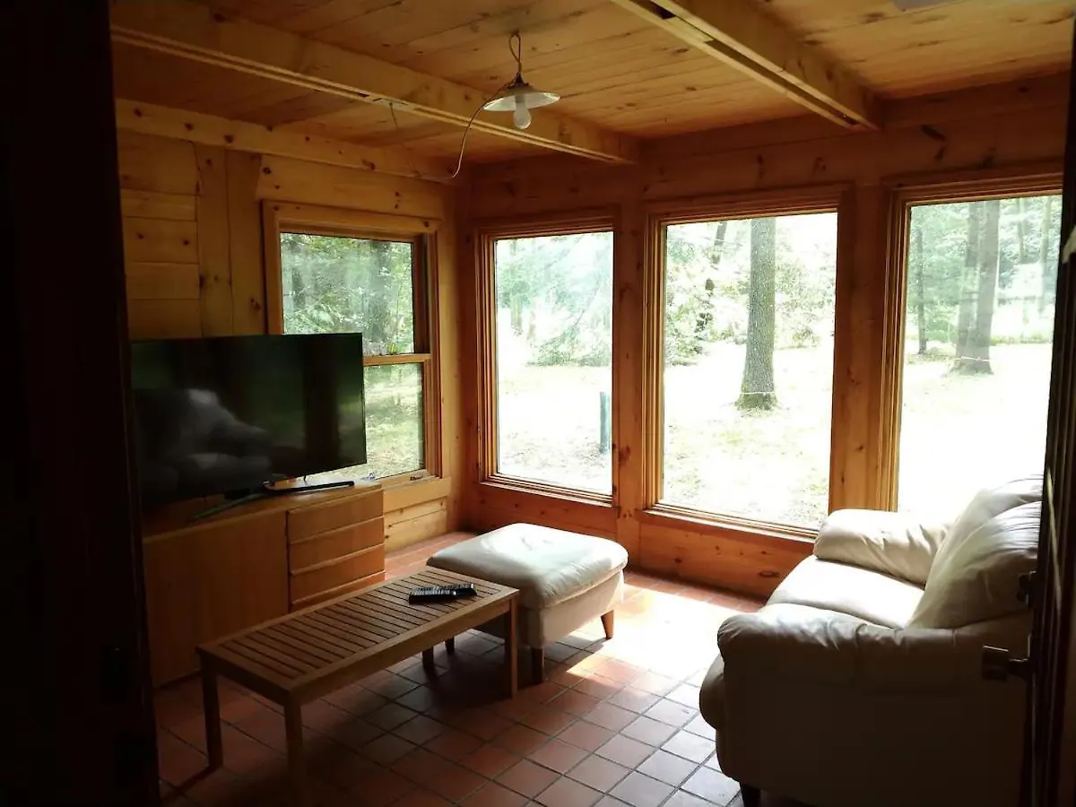 Lakefront Chalet In 몬트리올 0*,